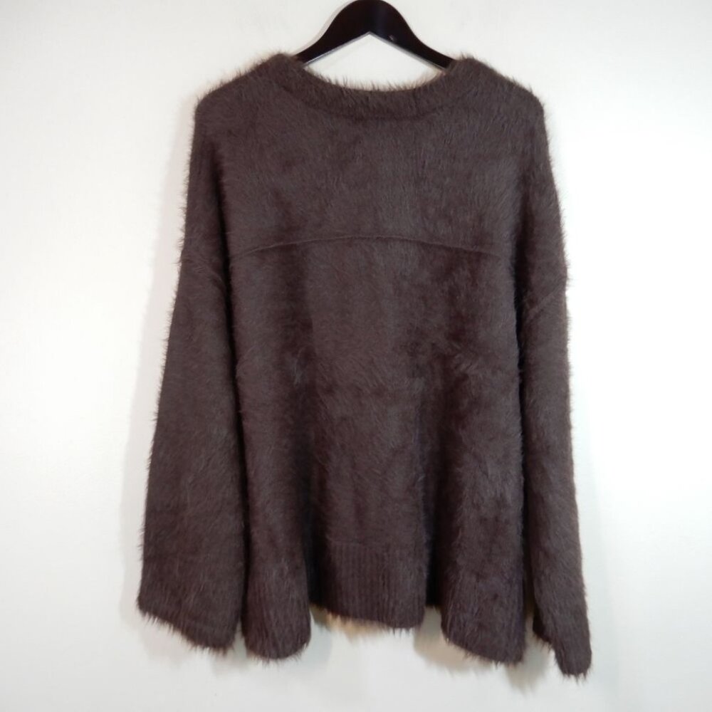 Free People Harrison Bunny Crew Fuzzy SWEATER Size L Mocha Brown Slouchy NEW - Picture 9 of 14